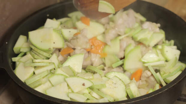 Быстрый сливочный соус с курицей и кабачками Сливочный соус, подлива, рецепт, видео рецепт, кулинария, еда, IrinaCooking, видео, длиннопост