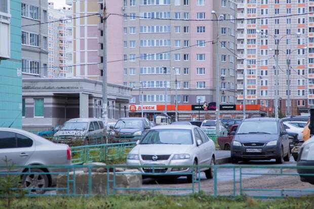 Роскачество: за захват парковочного места во дворе грозит штраф от 5000 рублей