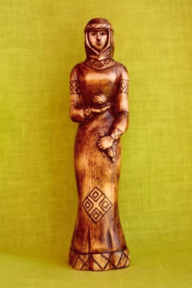 Макошь (мокошь) - богиня у славян-язычников. (Фотография взята с сервиса Google Картинки)