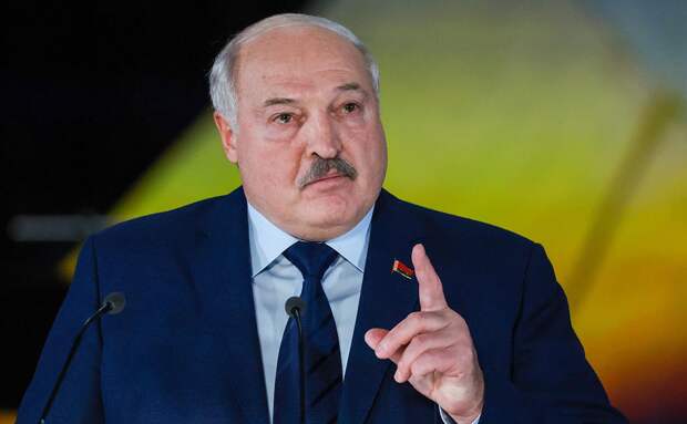 Лукашенко: мы не будем рисовать красные линии как Россия