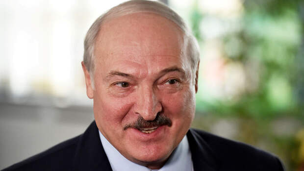 Лукашенко представился "глюкозой для взрослых" при общении с ребенком в больнице