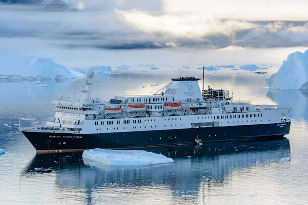 Bild: Дания отправила в Гренландию советское судно для размещения на нем солдат