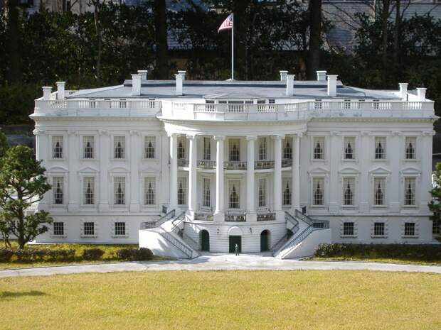 Белый дом не замешан в стрельбе возле президентского дворца в Каракасе