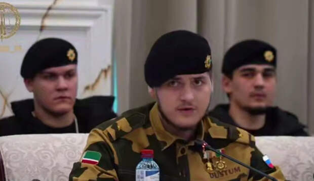 Сын Кадырова 18-летний Адам попал на видео в погонах майора