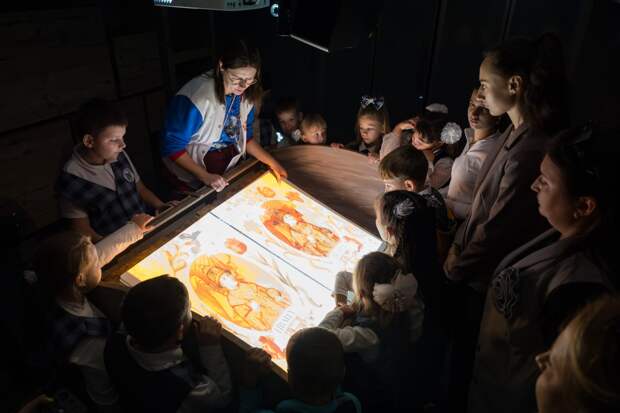 Выставка "Россия - моя история" открылась в центре Симферополя