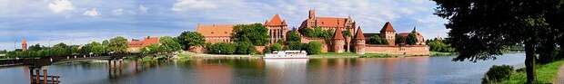 Файл:Marienburg 2004 Panorama.jpg
