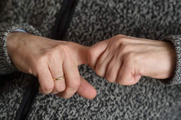 Врач Красюк: операции по укорачиванию пальцев на ногах грозят опасными последствиями