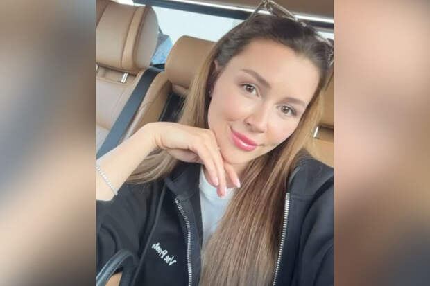 Дочь актрисы Анастасии Заворотнюк вышла из дома после болезни