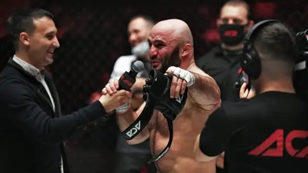 Бой со Шлеменко, реванш с Минеевым или переход в промоушен Нурмагомедова: что ждёт Исмаилова после победы над Штырковым