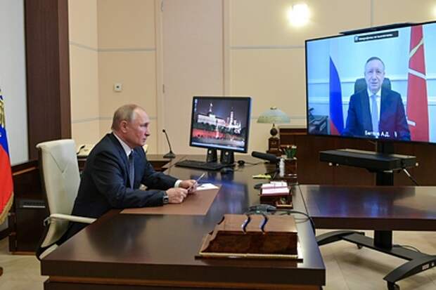 Путин призвал вовремя проходить повторную вакцинацию от коронавируса