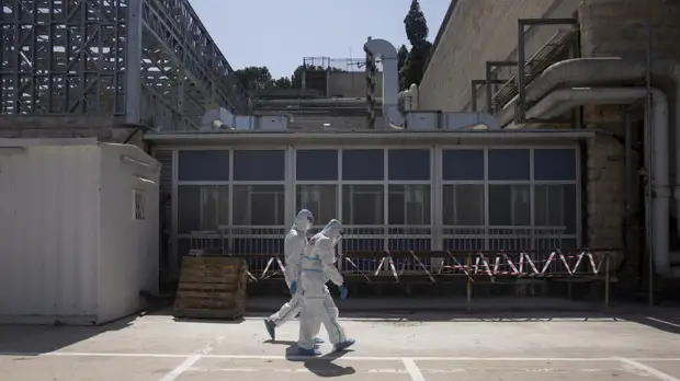 Власти Израиля одобрили мониторинг геолокации заболевших штаммом «омикрон»