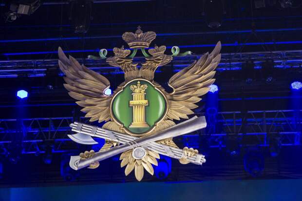 С экс-замминистра обороны РФ Иванова приставы взыскивают более 4 млрд рублей