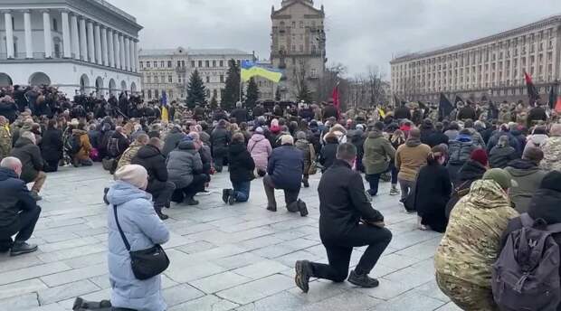 Рада ввела ежедневно-принудительную «хвылыну мовчання» 
