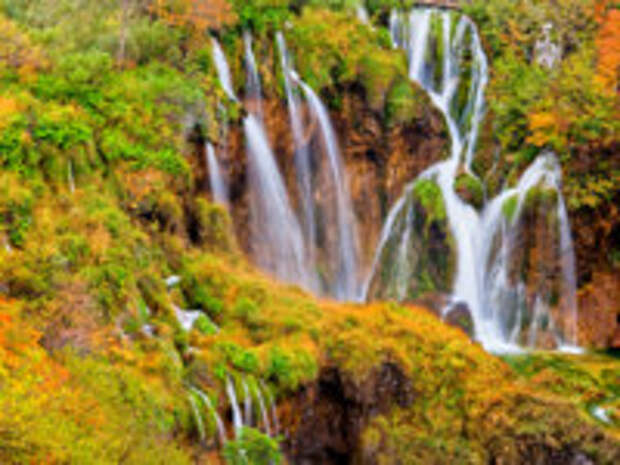 Клуб путешествий Павла Аксенова. Хорватия. Waterfalls in the Plitvice Lakes National Park in Croatia. Фото rognar - Depositphotos