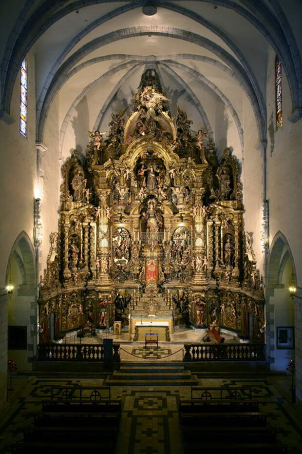 Церковь Санта Мария Кадакес