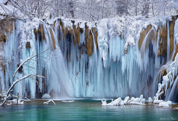 FrozenWaterfalls06 Фотография: Удивительные замерзшие водопады по всему миру №7 - BigPicture.ru