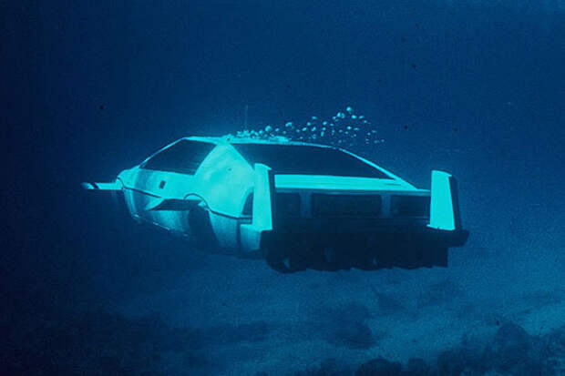 Субмарина Lotus Esprit  