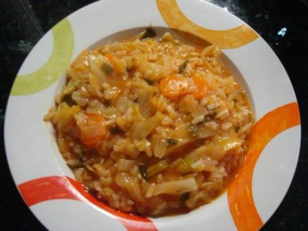 Курица, тушеная с квашеной капустой и рисом в мультиварке