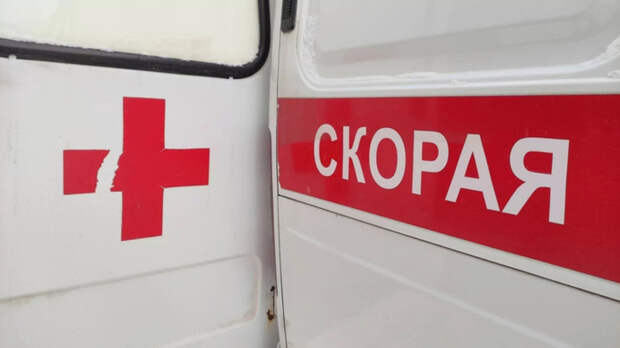 В России предложили разрешить скорой помощи таранить машины-помехи