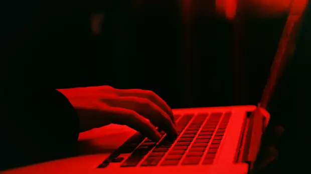 Зампредседателя СБ Медведев: США просят Россию о сотрудничестве в сфере кибербезопасности