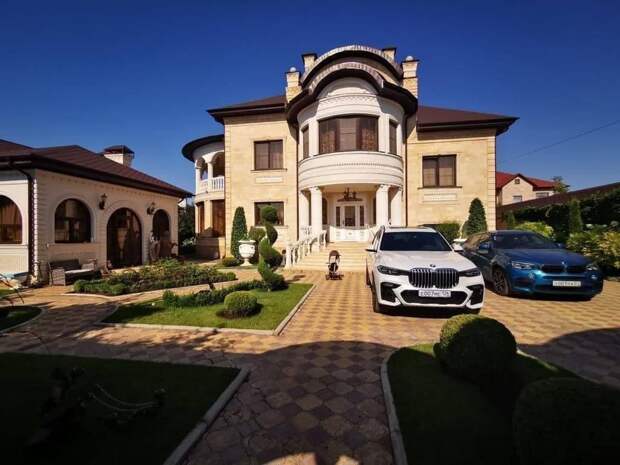 На торги выставили поместье с золотым унитазом экс-начальника ГИБДД Ставрополья