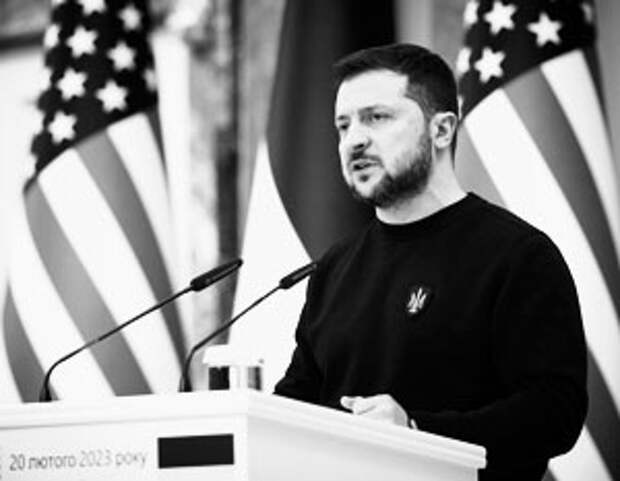 Английский родной или как минимум рабочий язык для тех, кто теперь решает: жить Украине или не жить, а если жить, то на сколько гривен в день