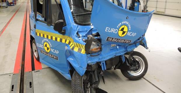 Тяжелый индийский квадроцикл Bajaj Qute не прошел испытания на прочность