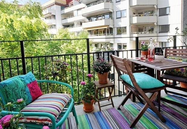 modern-outdoor-furniture-balcony-with-flower-decor