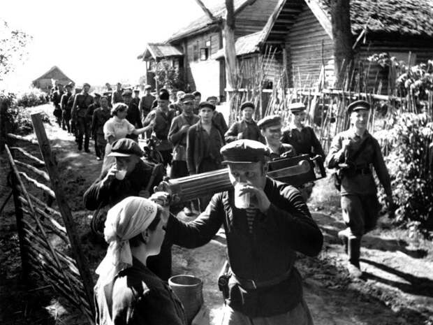 Парад победителей. Как партизаны отметили победу над фашизмом вов, день в истории, минск, парад, партизанское движение