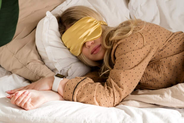 Сомнолог раскрыла идеальную температуру и влажность для хорошего сна