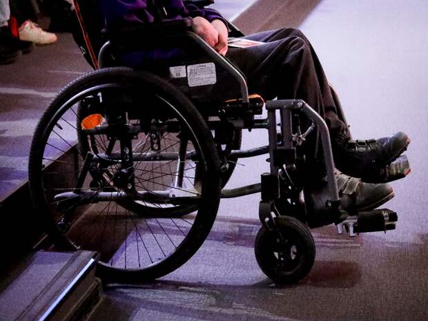 Тюменская прокуратура оказала мужчине - инвалиду помощь в обеспечении техническими средствами