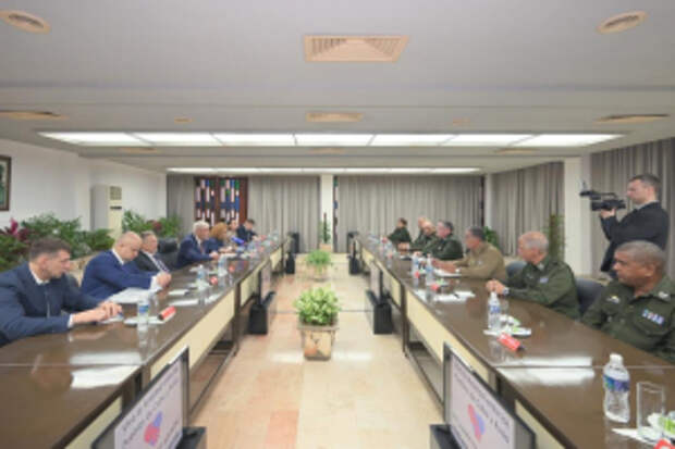 Владимир Колокольцев и Ласаро Альберто Альварес Касас провели двустороннюю встречу на Кубе