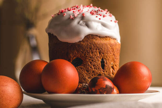 Иеромонах Феодорит: кулич нужно освящать и есть именно на Пасху