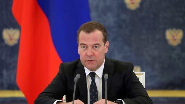 Медведев назвал уродами лидеров Франции, ФРГ и США