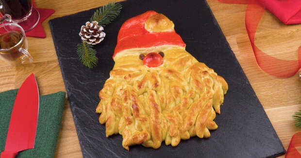 Новогодний хлеб в виде Деда Мороза