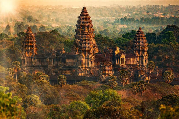 Древний Храм Ангкор-Ват - место, на которое указывают рисунки Наска