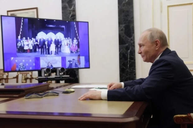 Девочка из Дагестана прочитала Путину стихотворение о единстве народов РФ