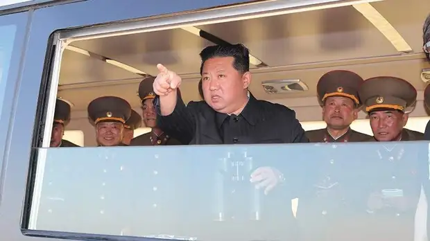 Ким Чен Ын лично проследил за ходом испытательной стрельбы в КНДР