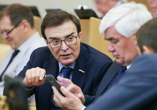 На заседании нижней палаты российского парламента накануне разгорелась жаркая дискуссия вокруг вопроса об офшорном капитале.-4
