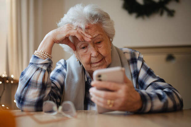 Глава ФРЦЭ Клименко: запрет на звонки из-за рубежа пожилым требует доработки