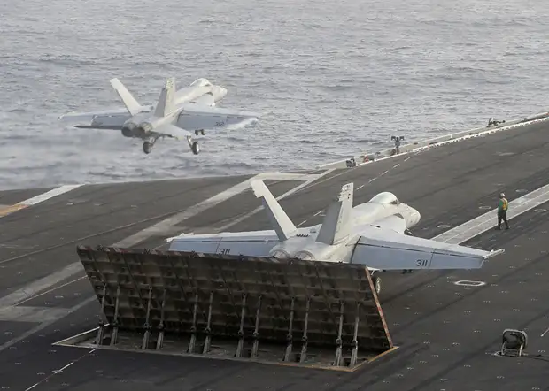 «Власть кошелька»: как конгресс США пытается лишить Трампа полномочий начать войну с Ираном