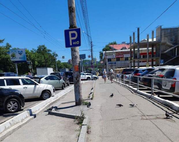 Жители Владивостока возмущаются сужением дорог ради газонов