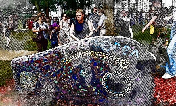 В День города в Орле появилась уникальная лавочка в мозаичной технике