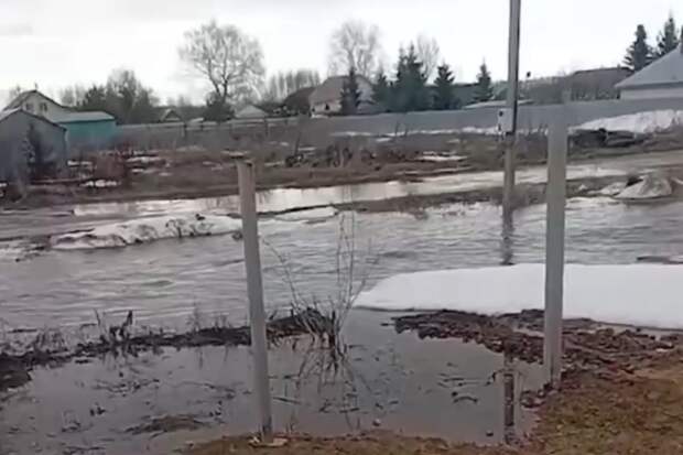 Дети в российском регионе оказались отрезаны от школы потопом