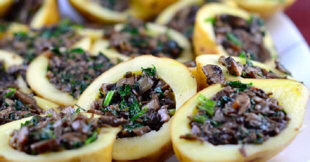 Картофель, фаршированный грибами