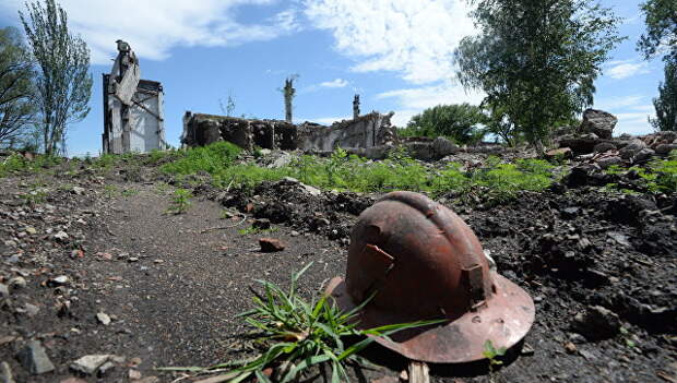 Территория заброшенной шахты на Украине. Архивное фото