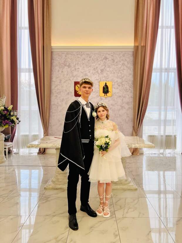 Евгений и Арина сыграли сказочную свадьбу в стиле фэнтези в Рязани