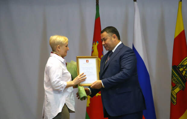 Игорь Руденя вручил награды военнослужащим Тверского территориального гарнизона