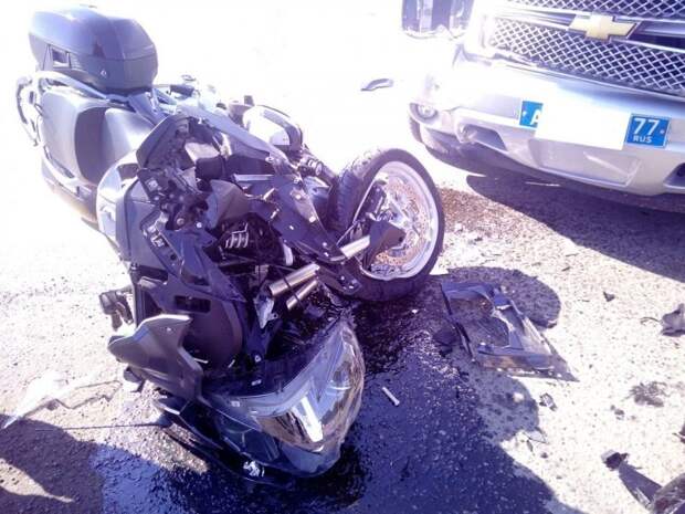 Авария дня. Полицейский внедорожник столкнулся с мотоциклом в Балашихе авария, авария дня, авто, авто авария, видео, дтп, мотоциклист, полиция
