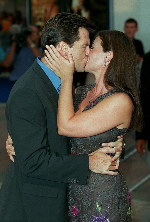 25 лет вместе: фотографии Пирса Броснана с женой в честь годовщины их отношений Броснан, Любовь, актер, годовщина, звезды, знаменитости, пара, семья